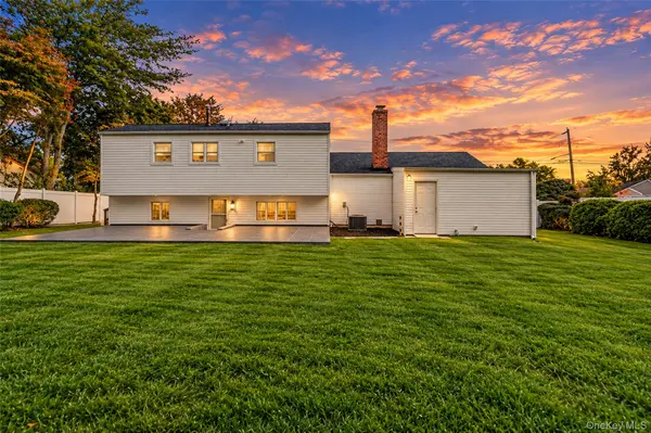 260 W 24th ST, Deer Park, NY 11729