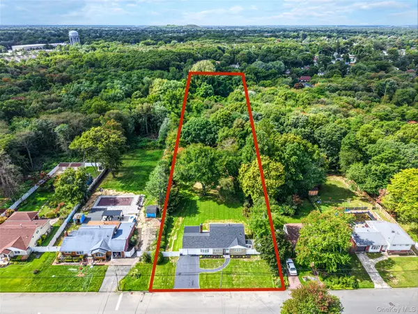 260 W 24th ST, Deer Park, NY 11729