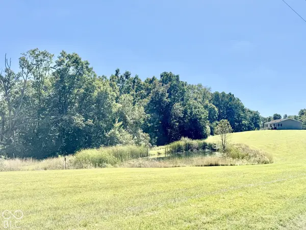 8476 E Sycamore RD, Bloomfield, IN 47424