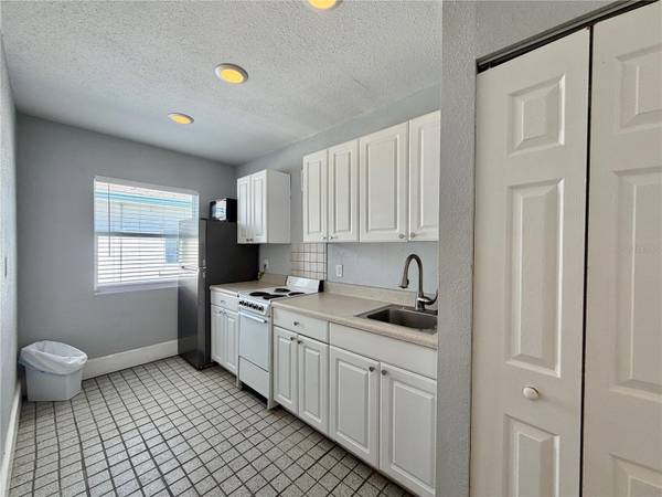 1326 17TH TER N #1, St Petersburg, FL 33704