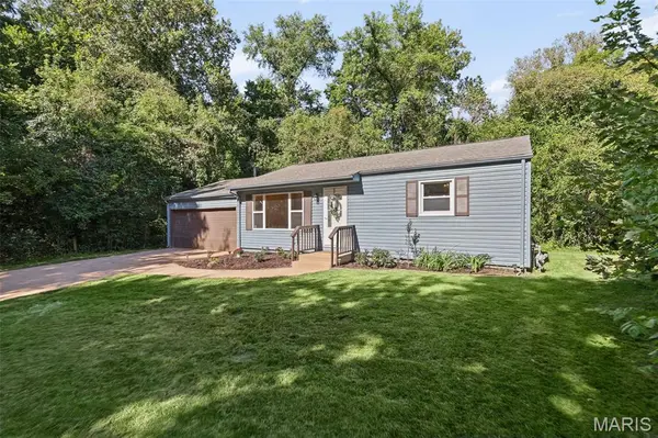 66 Birch DR, Belleville, IL 62223
