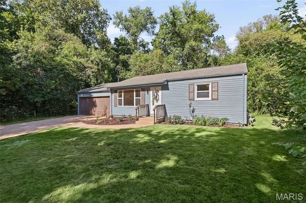 66 Birch DR, Belleville, IL 62223