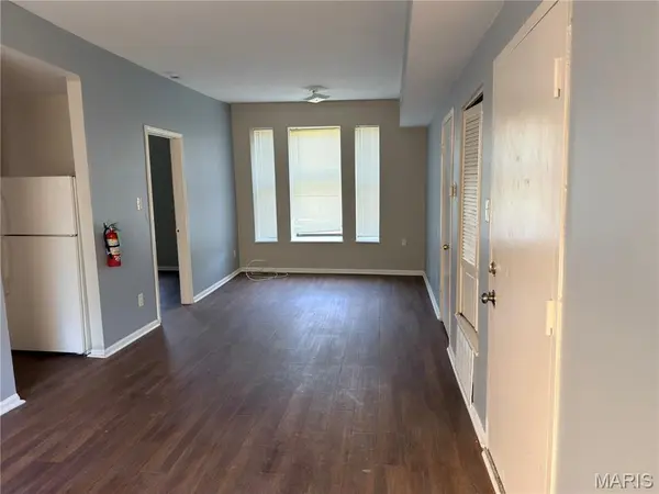1324 Academy AVE #C, St Louis, MO 63113