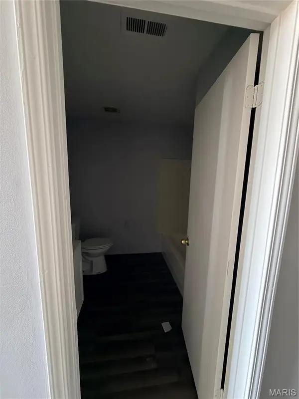 5096 Minerva AVE, St Louis, MO 63113
