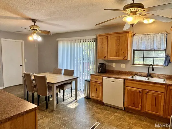 702 E Silver St, Naylor, MO 63953