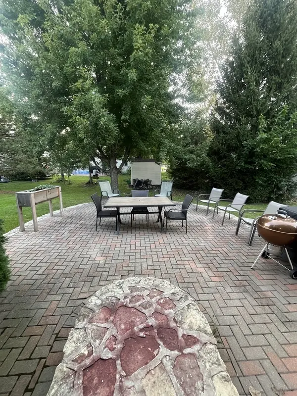 1749 Newport LN, Montgomery, IL 60538