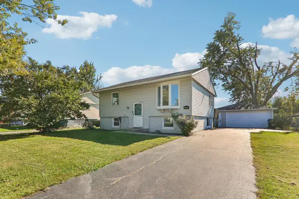 236 E Rose ST, Glenwood, IL 60425