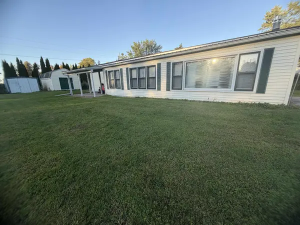 W5070 WOODLAND RD, Shawano, WI 54166