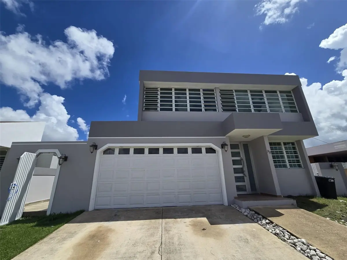 Balbi street J24 PALACIOS REALES, Toa Alta, PR 00953