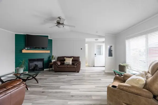 224 Clausen CRES, Fort Mcmurray, AB T9K2H7