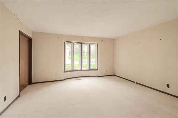 11900 Glen Arbor TER, Kansas City, MO 64145