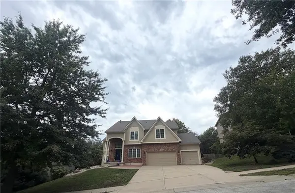9216 N Manning AVE, Kansas City, MO 64157