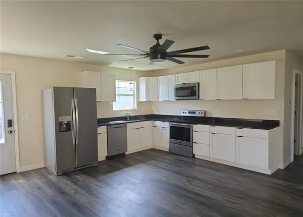 1720 Elderberry LN, Ottawa, KS 66067