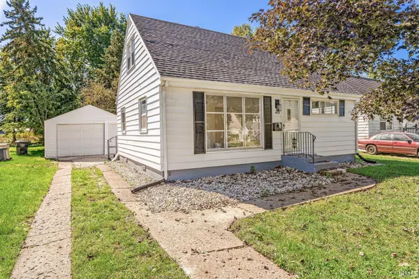 4424 Meadow LN, South Bend, IN 46619