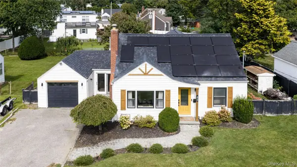 43 Foster BLVD, North Babylon, NY 11702