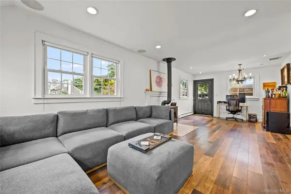 43 Foster BLVD, North Babylon, NY 11702