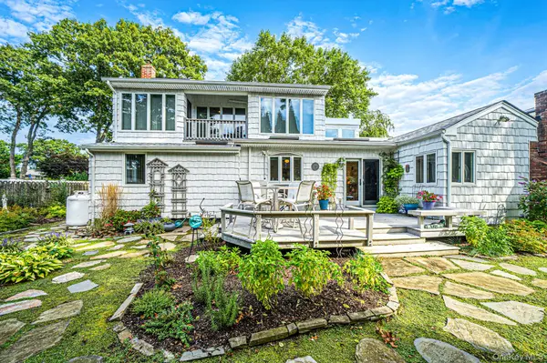 1524 N Monroe AVE, West Islip, NY 11795