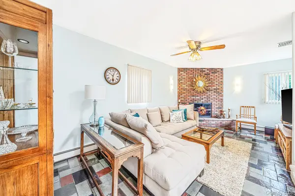 1524 N Monroe AVE, West Islip, NY 11795