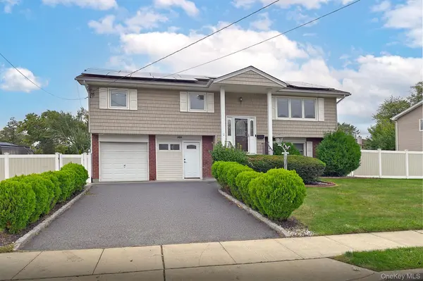 105 N Lewis AVE, Lindenhurst, NY 11757