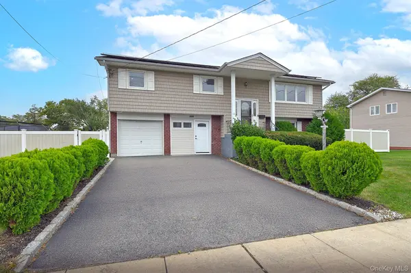 105 N Lewis AVE, Lindenhurst, NY 11757