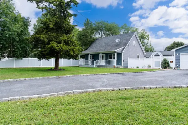 1369 N Clinton AVE, Bay Shore, NY 11706