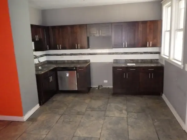 7916 S East End AVE, Chicago, IL 60617