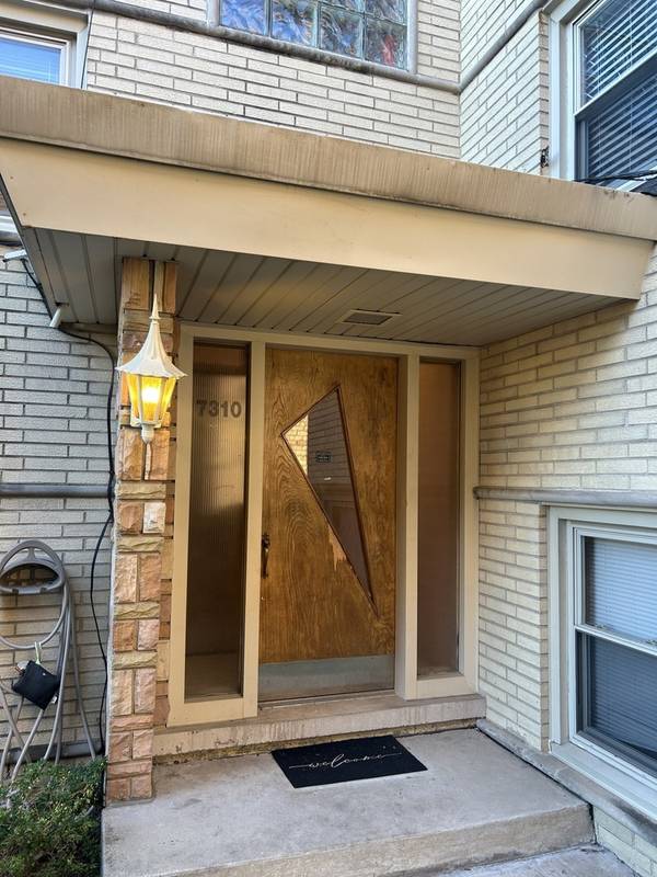 7310 N Harlem AVE #102, Chicago, IL 60631