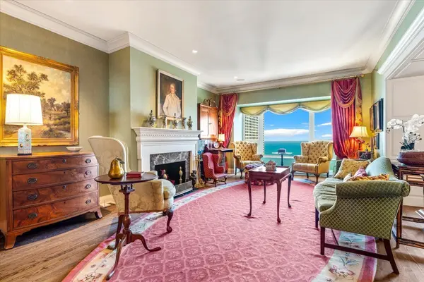 800 N Michigan AVE #5501, Chicago, IL 60611