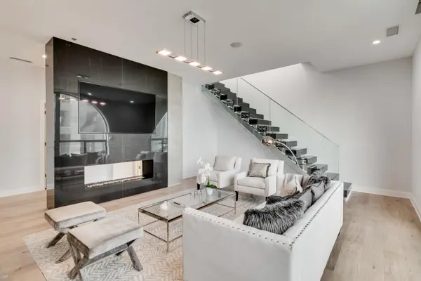 200 N Dearborn ST #4700, Chicago, IL 60601