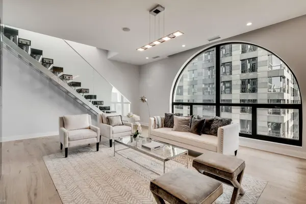 200 N Dearborn ST #4700, Chicago, IL 60601