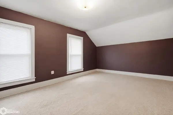1224 N Madison AVE, Mason City, IA 50401