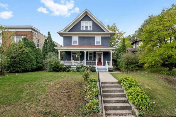 1122 Ashland AVE, Saint Paul, MN 55104