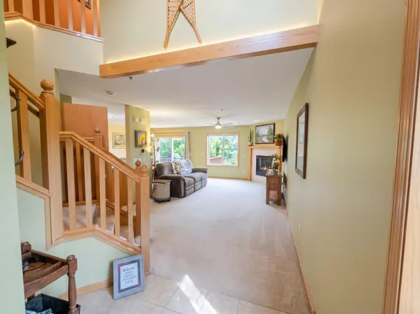 497 Pleasant LN, Chaska, MN 55318