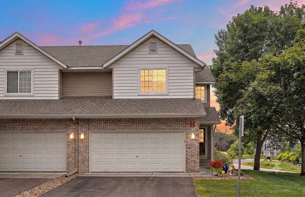 497 Pleasant LN, Chaska, MN 55318