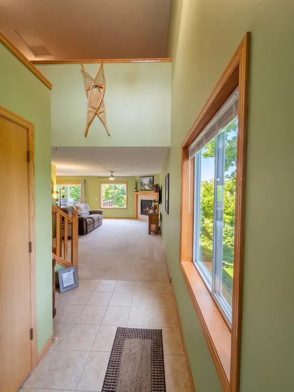 497 Pleasant LN, Chaska, MN 55318
