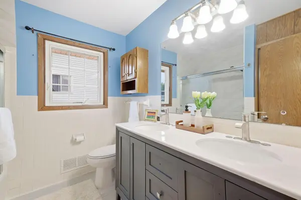 1436 E Old Shakopee RD, Bloomington, MN 55425
