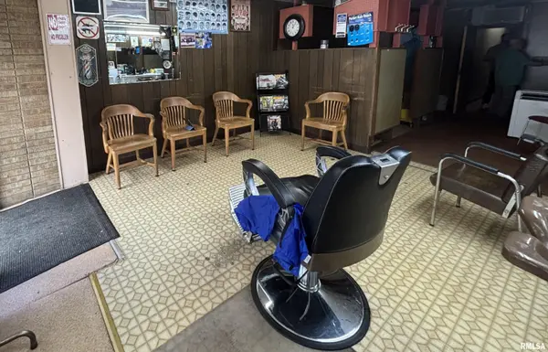 339-341 E MAIN ST, Galesburg, IL 61401