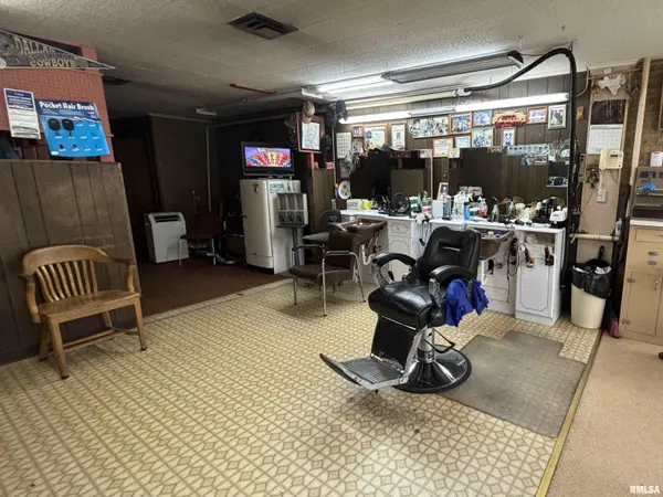 339-341 E MAIN ST, Galesburg, IL 61401