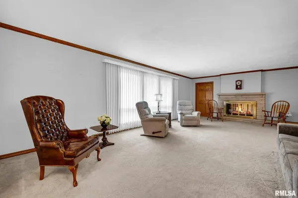 6009 N TRENTON LN, Peoria, IL 61614