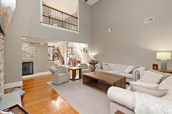 136 Seven Springs Dr, Mount Juliet, TN 37122