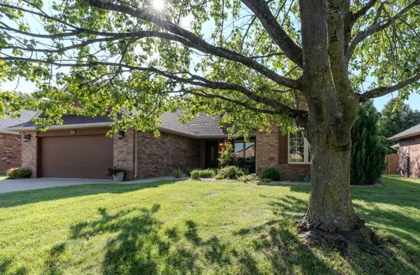 511 N Clover CT, Nixa, MO 65714