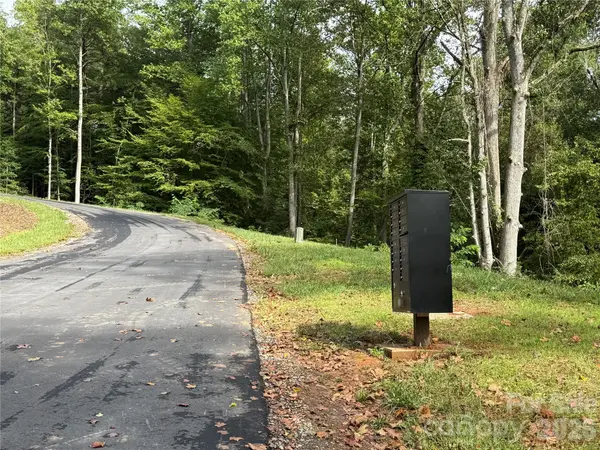 000 Reserve WAY #10, Hendersonville, NC 28792