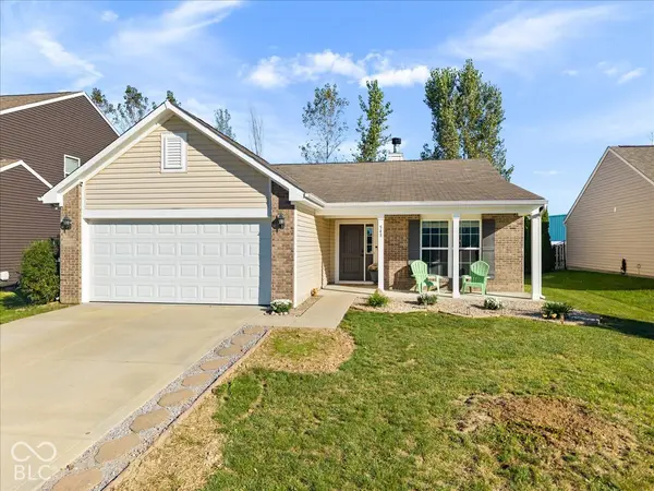 548 Genisis DR, Whiteland, IN 46184