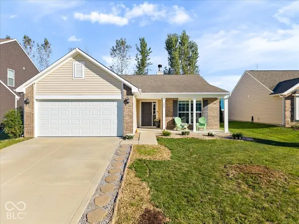 548 Genisis DR, Whiteland, IN 46184