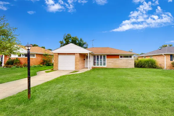 1161 W Grant DR, Des Plaines, IL 60016