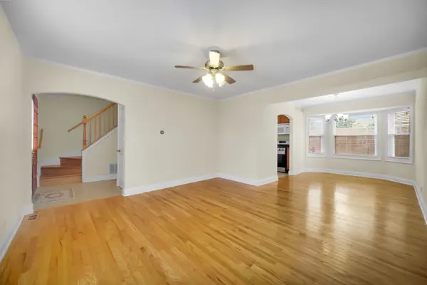2575 Prairieview LN, Aurora, IL 60504