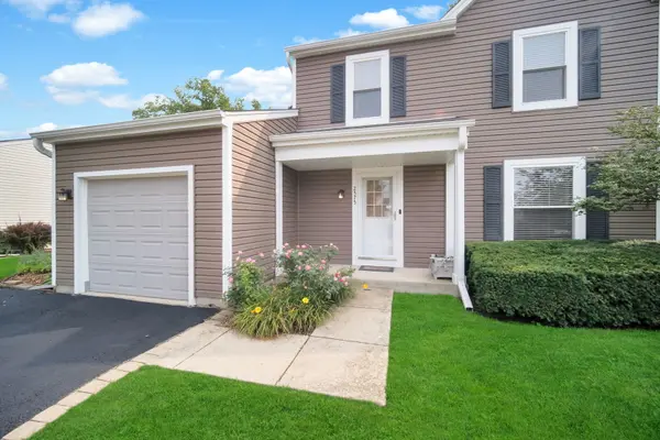 2575 Prairieview LN, Aurora, IL 60504