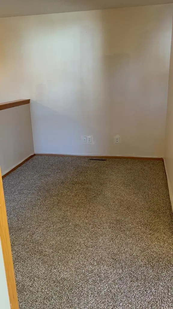 1683 Liberty CIR, Shakopee, MN 55379