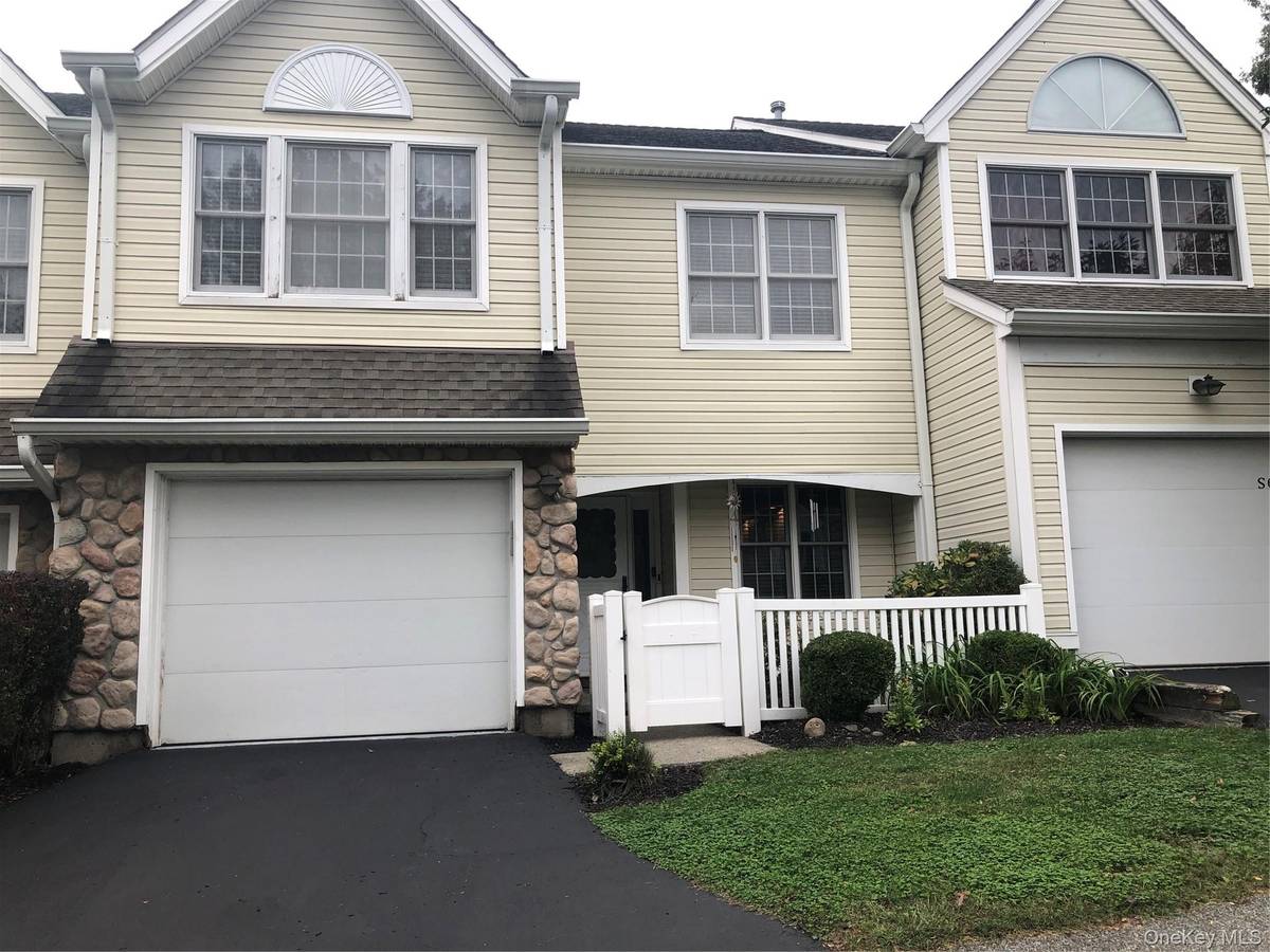 5 S Cambridge CT, Fishkill, NY 12524
