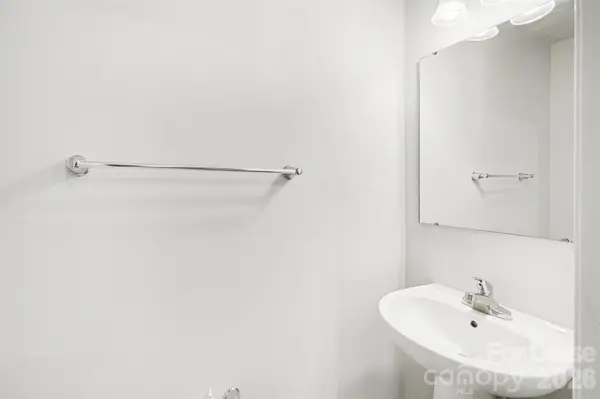 1602 Joseph Hewes CT, Charlotte, NC 28212